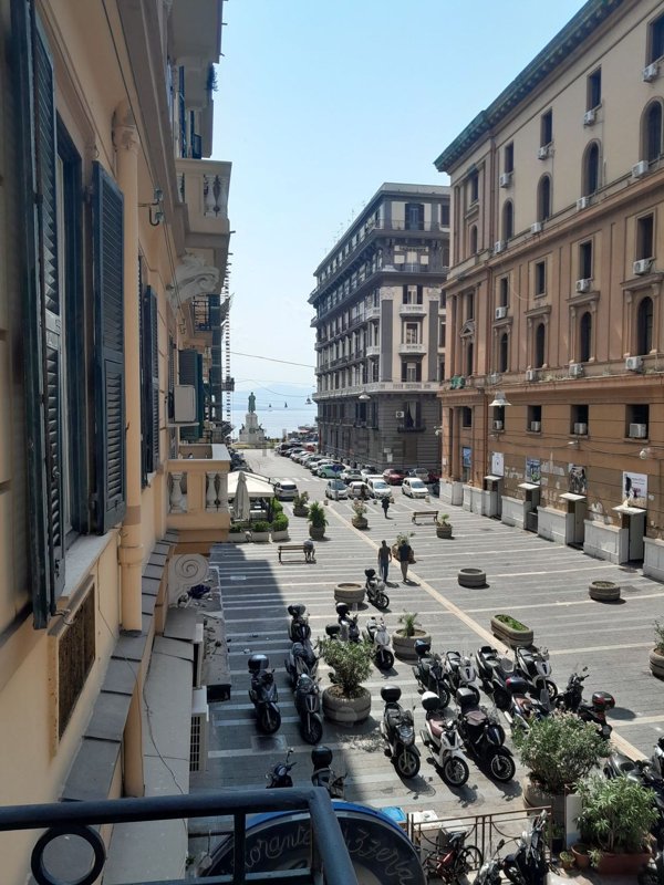 appartamento in vendita a Napoli in zona San Ferdinando