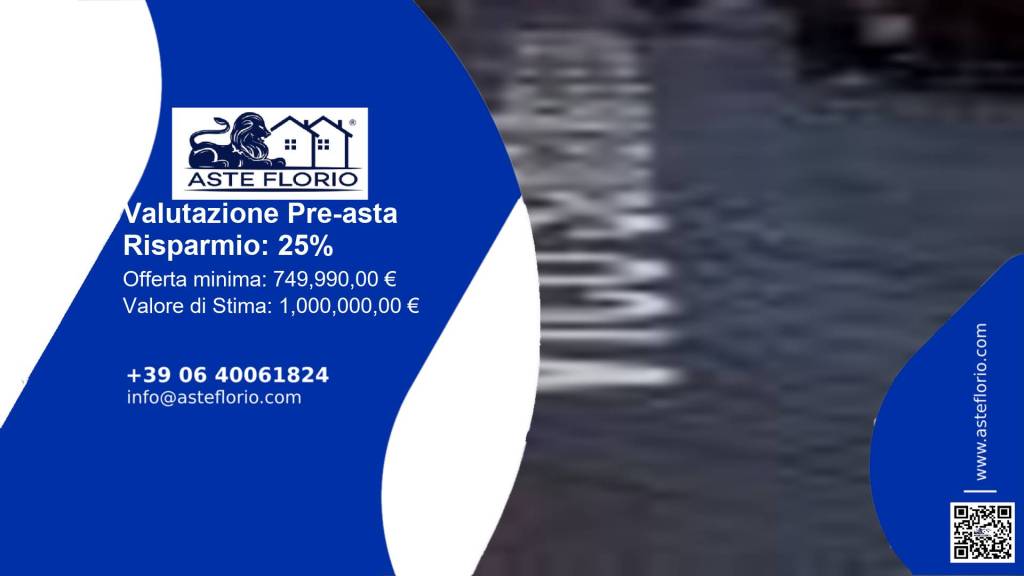 negozio in vendita a Napoli in zona San Carlo all'Arena