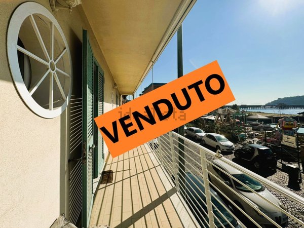 appartamento in vendita a Napoli in zona Bagnoli