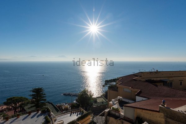 appartamento in vendita a Napoli in zona Posillipo