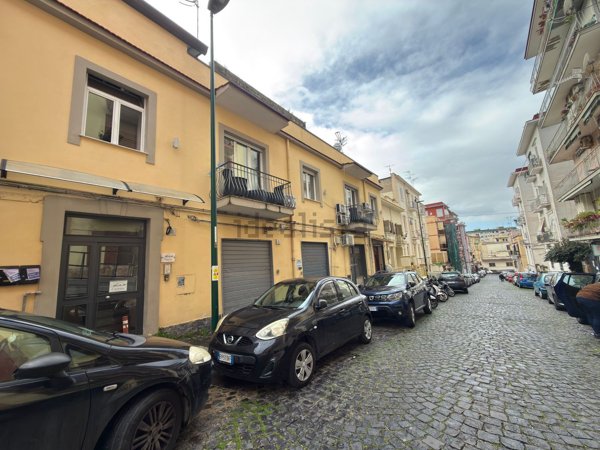 appartamento in vendita a Napoli in zona Fuorigrotta