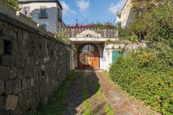 appartamento in vendita a Napoli in zona Posillipo