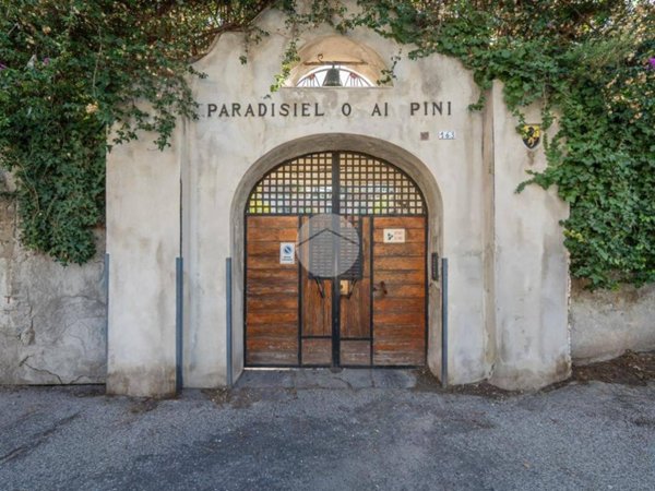 appartamento in vendita a Napoli in zona Posillipo