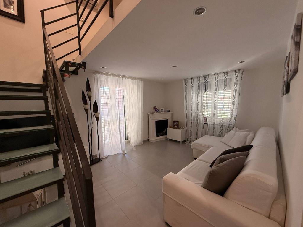 appartamento in vendita a Napoli in zona Bagnoli