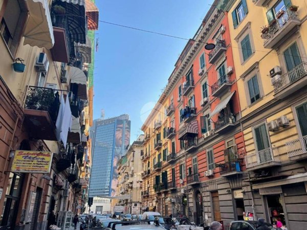 appartamento in vendita a Napoli in zona Vicaria