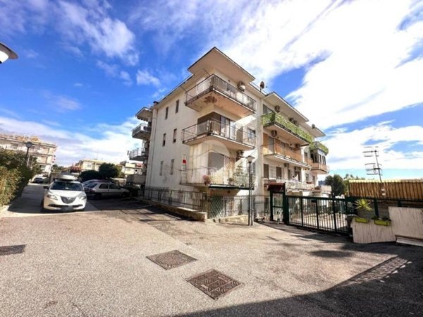 appartamento in vendita a Napoli in zona Bagnoli