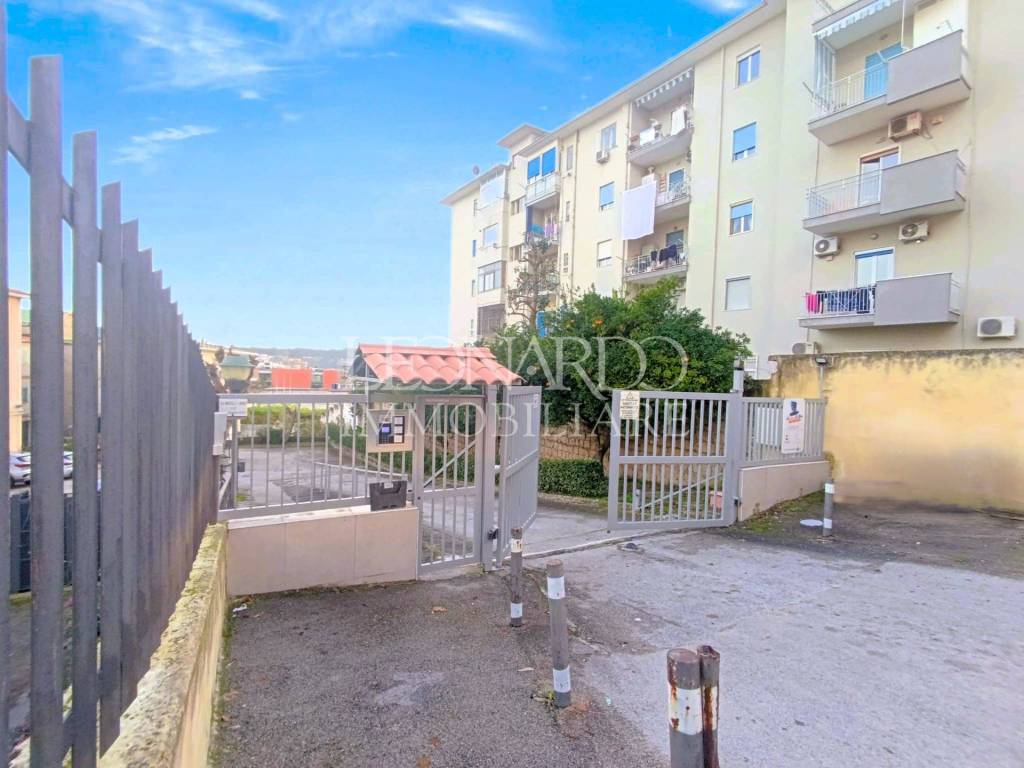 appartamento in vendita a Napoli in zona Bagnoli
