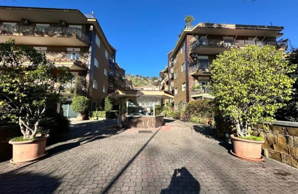 appartamento in vendita a Napoli in zona Bagnoli