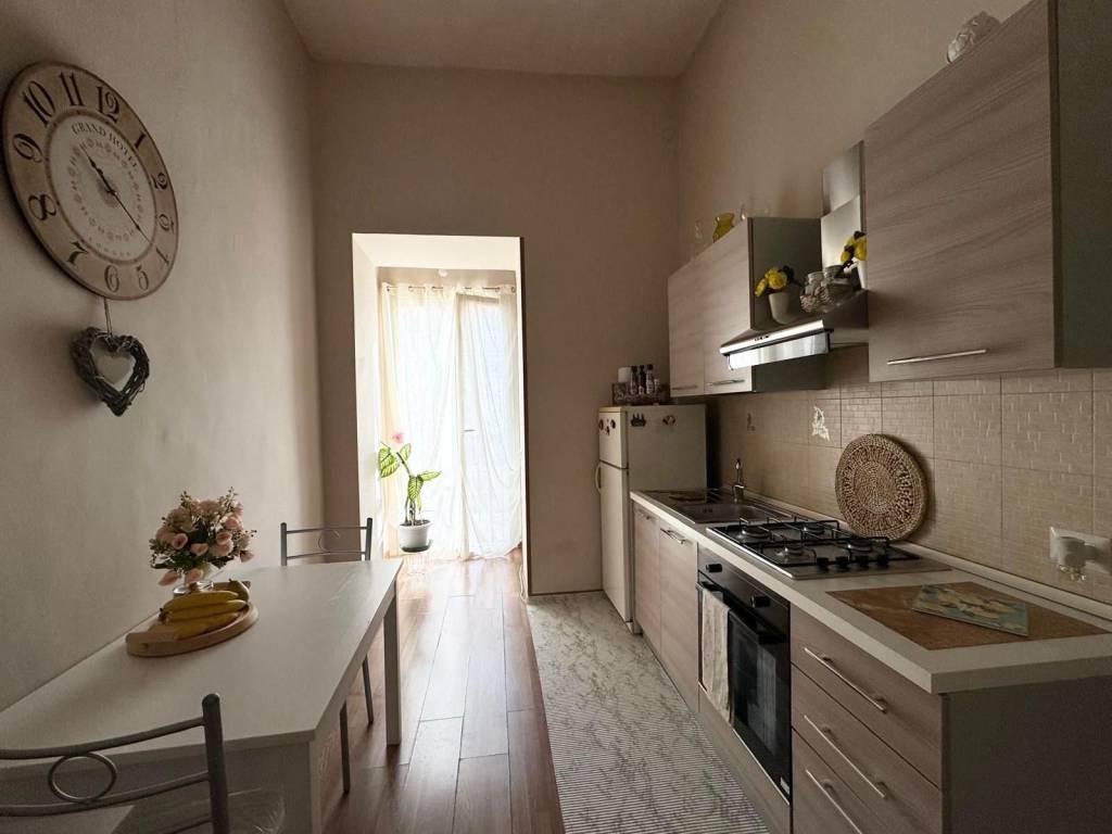 appartamento in vendita a Napoli in zona Pendino / San Giuseppe