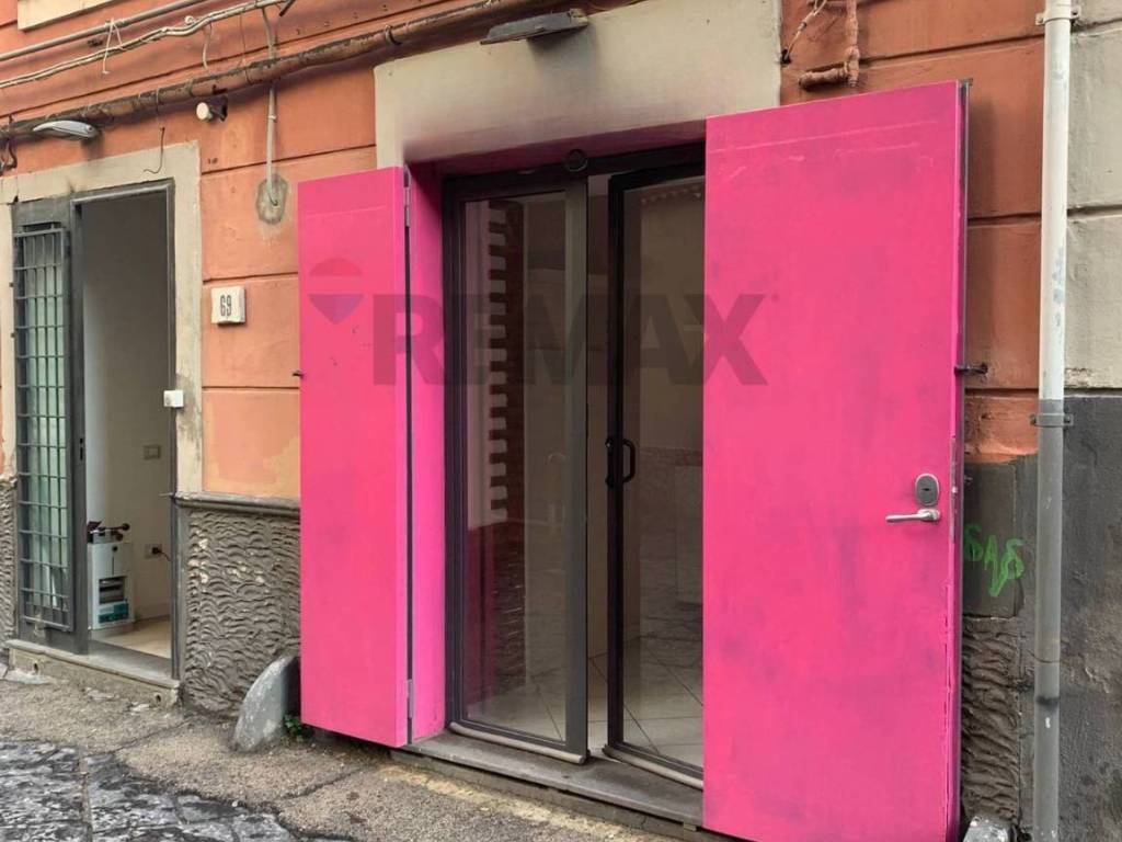 negozio in vendita a Napoli in zona Arenella
