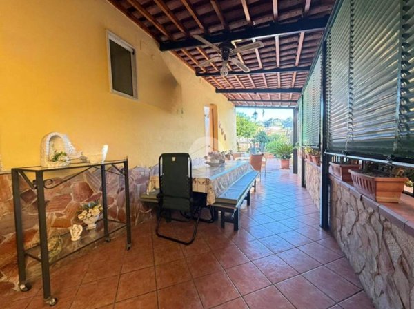 casa indipendente in vendita a Napoli in zona Bagnoli