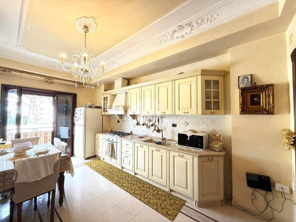 appartamento in vendita a Napoli in zona Capodimonte / Colli Aminei