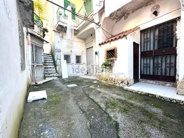 appartamento in vendita a Napoli in zona Miano