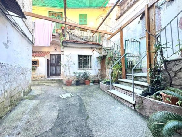 appartamento in vendita a Napoli in zona Miano