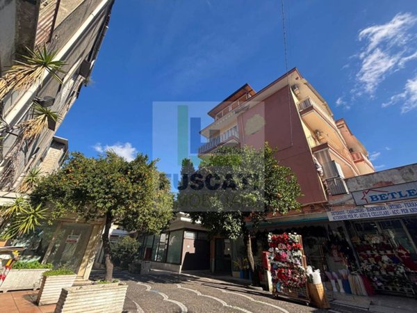 appartamento in vendita a Napoli in zona Secondigliano