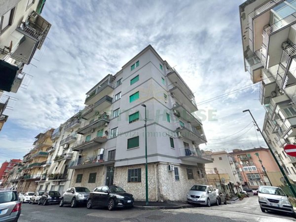 appartamento in vendita a Napoli in zona Bagnoli