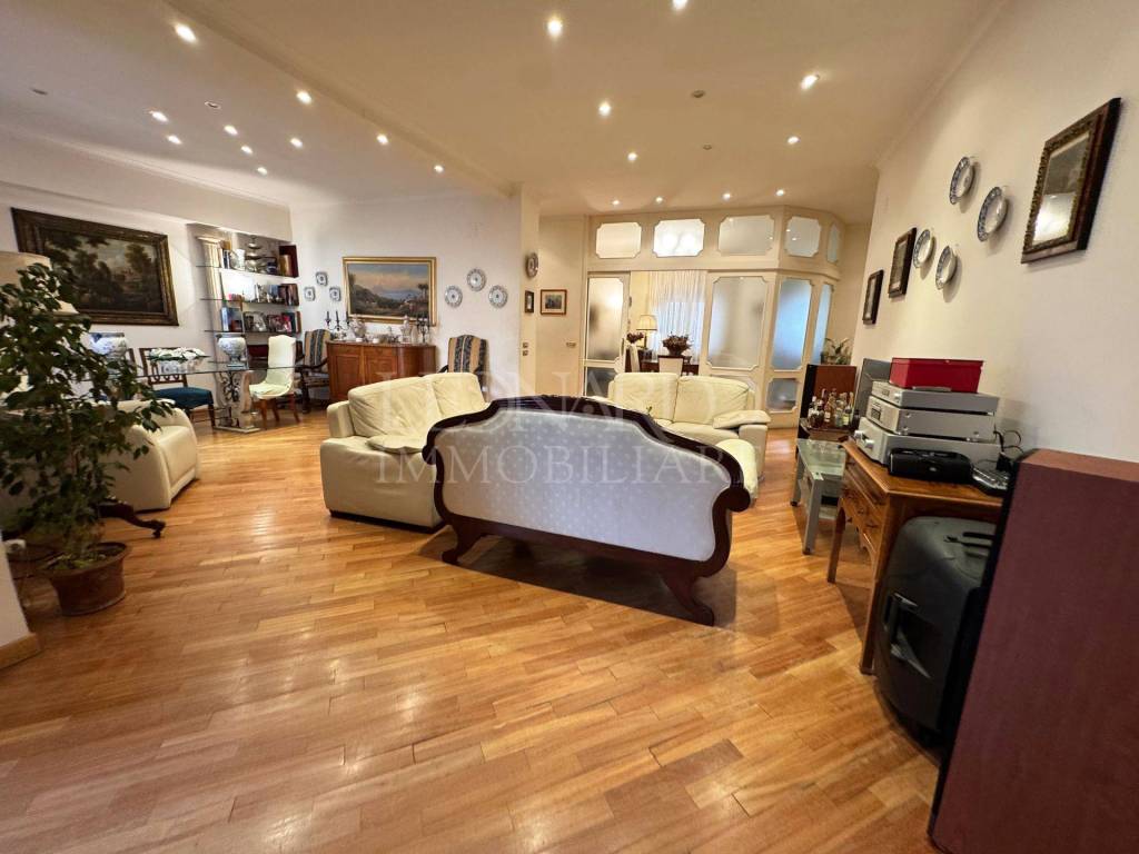 appartamento in vendita a Napoli in zona Vomero