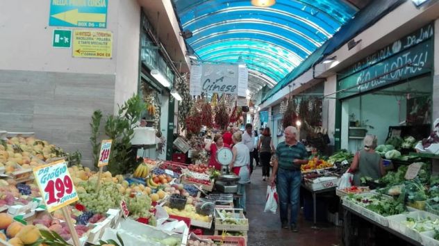 appartamento in vendita a Napoli in zona Bagnoli