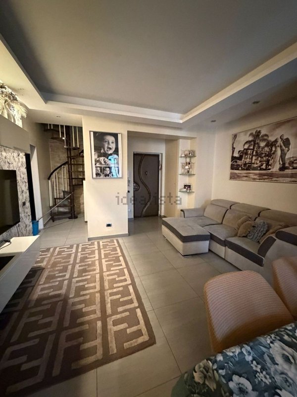 appartamento in vendita a Napoli in zona San Lorenzo