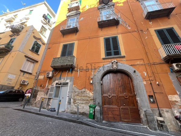 appartamento in vendita a Napoli in zona Montecalvario