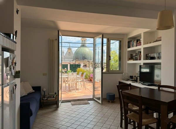 appartamento in vendita a Napoli in zona San Lorenzo