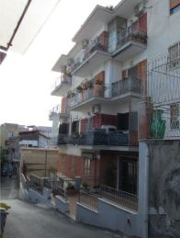 appartamento in vendita a Napoli in zona San Carlo all'Arena