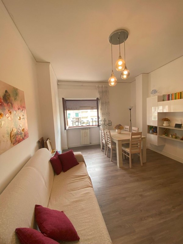 appartamento in vendita a Napoli in zona Arenella