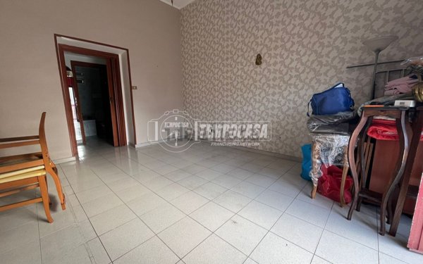 appartamento in vendita a Napoli in zona Chiaia