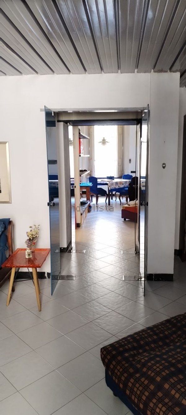 appartamento in vendita a Napoli in zona Chiaia