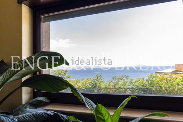 appartamento in vendita a Napoli in zona Posillipo