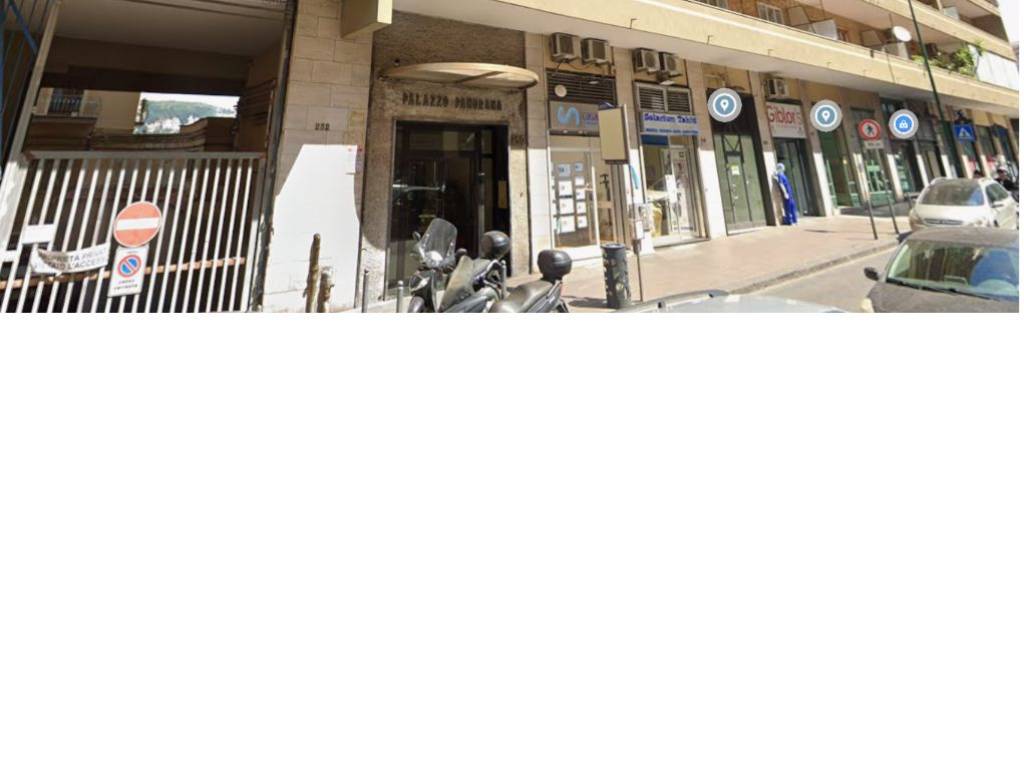 appartamento in vendita a Napoli in zona Vomero