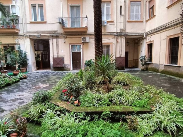 appartamento in vendita a Napoli in zona San Ferdinando