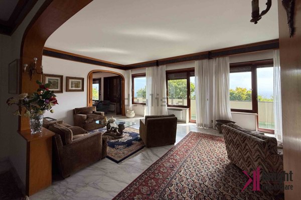 appartamento in vendita a Napoli in zona Posillipo