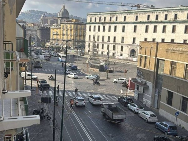 appartamento in vendita a Napoli in zona Vicaria