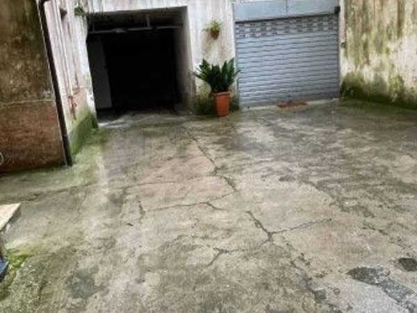 negozio in vendita a Napoli in zona Posillipo