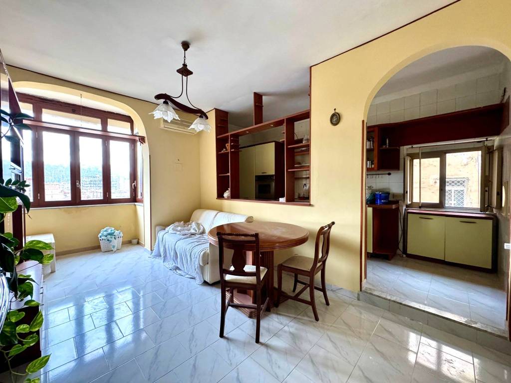 appartamento in vendita a Napoli in zona Fuorigrotta