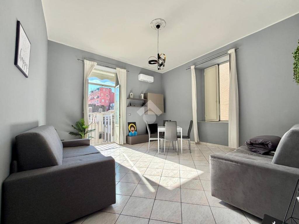 appartamento in vendita a Napoli in zona Montecalvario