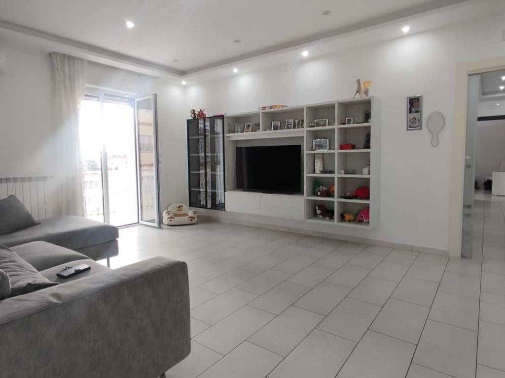 appartamento in vendita a Napoli in zona Pianura