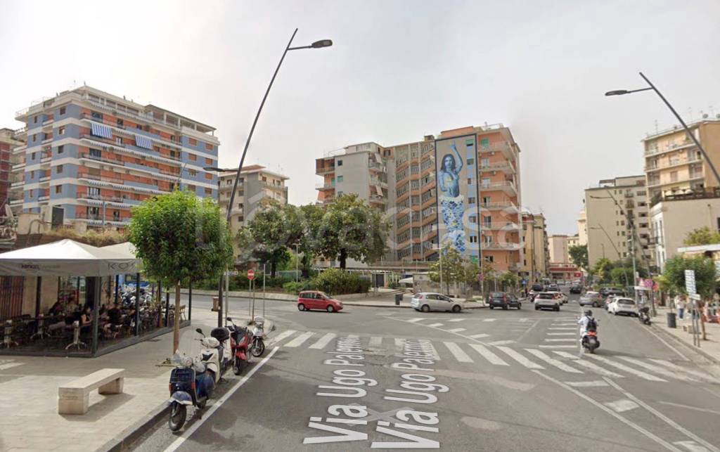 negozio in vendita a Napoli in zona Arenella
