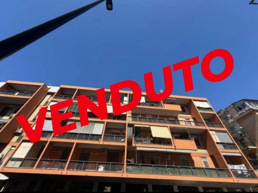 appartamento in vendita a Napoli in zona Fuorigrotta