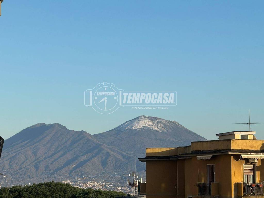 appartamento in vendita a Napoli in zona Capodimonte / Colli Aminei