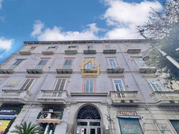 appartamento in vendita a Napoli in zona Stella