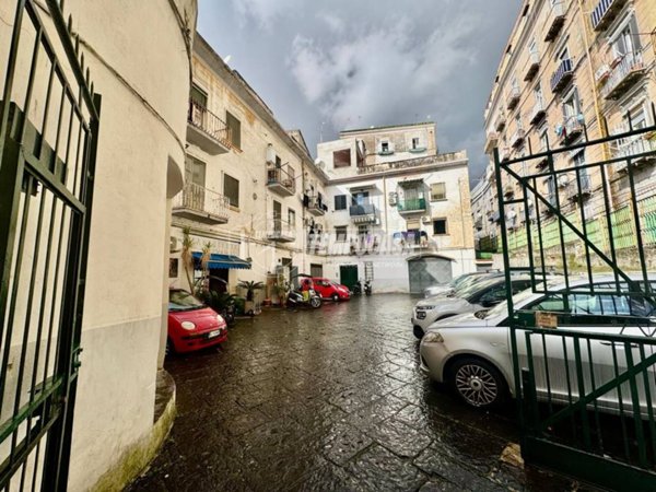 appartamento in vendita a Napoli in zona Stella