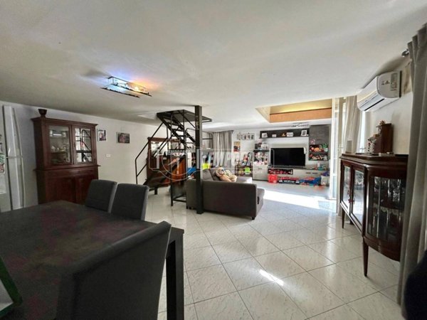 appartamento in vendita a Napoli in zona Chiaia