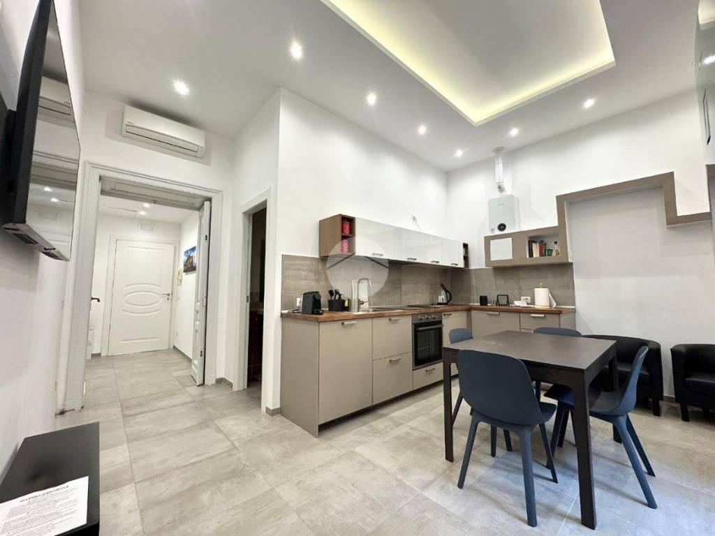 appartamento in vendita a Napoli in zona Pendino / San Giuseppe