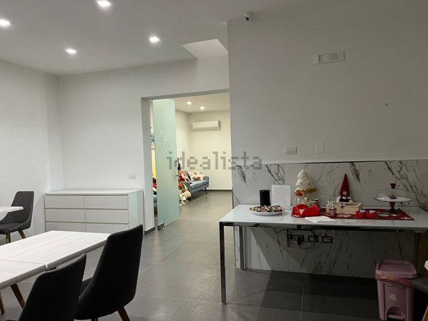 intera palazzina in vendita a Napoli in zona Mercato