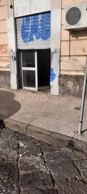 negozio in vendita a Napoli in zona Capodichino