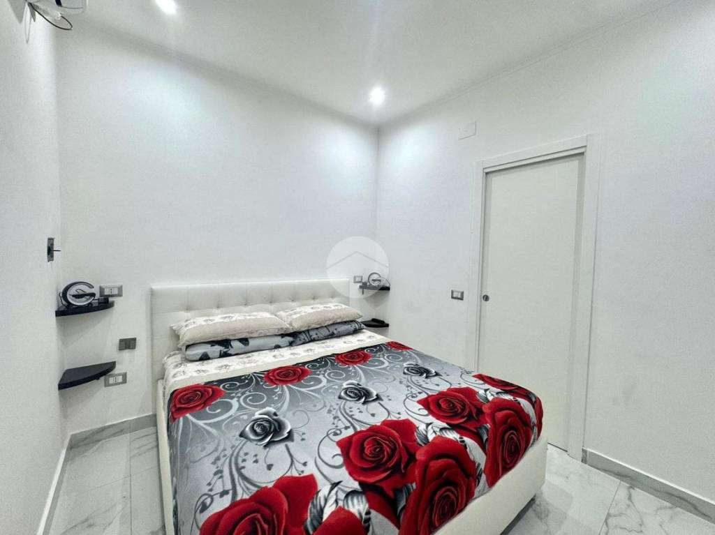 appartamento in vendita a Napoli in zona Stella