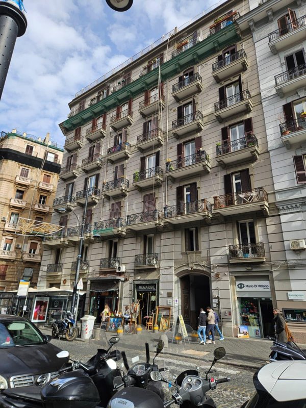 appartamento in vendita a Napoli in zona San Ferdinando