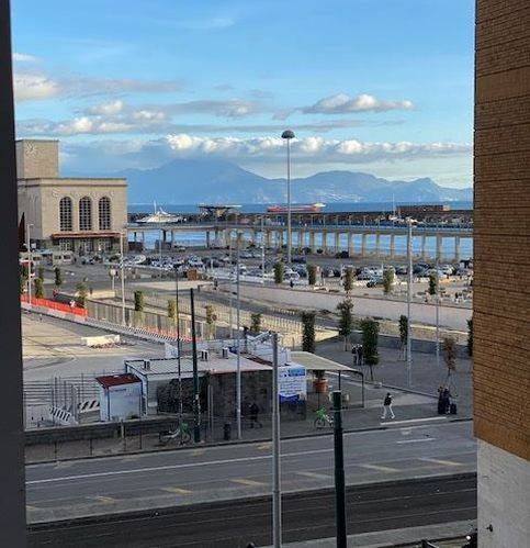ufficio in vendita a Napoli in zona Porto